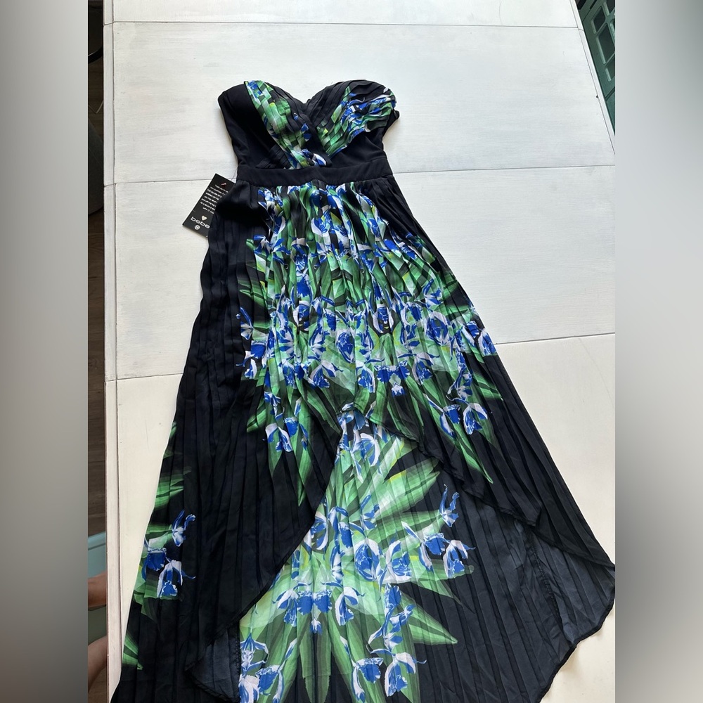 Bebe Floral Dress NWT Size M